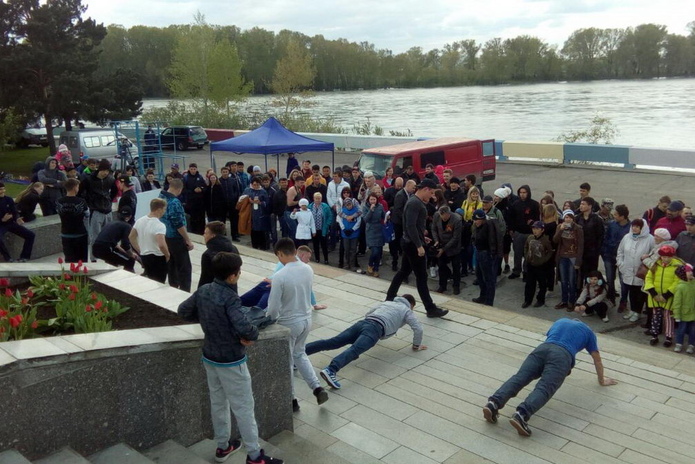 Отжимались до победного (+фото)